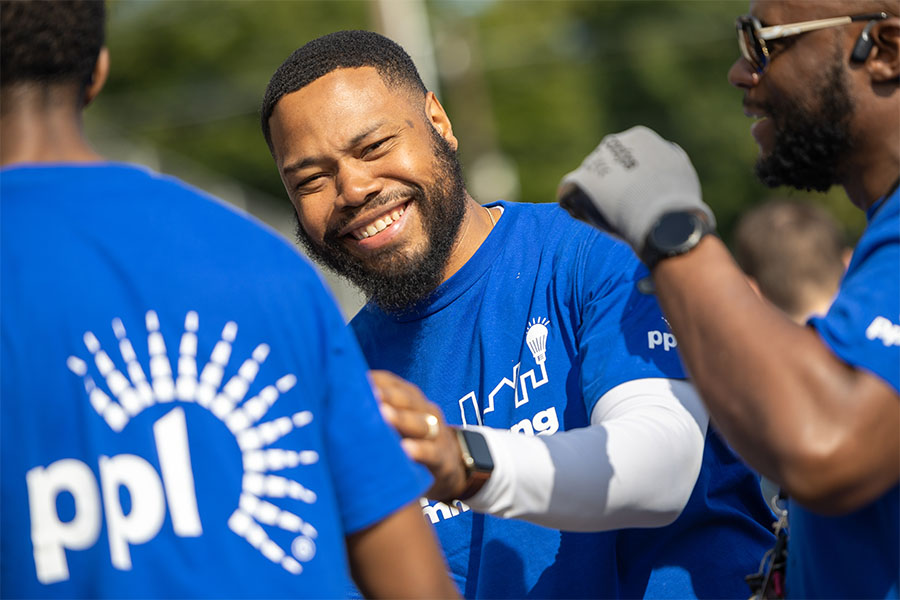 PPL employees volunteering